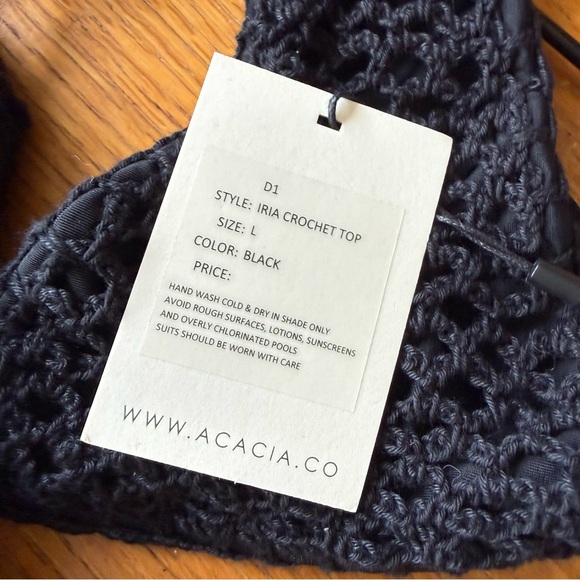 ACACIA Set in Black Crochet - Picture 7 of 7